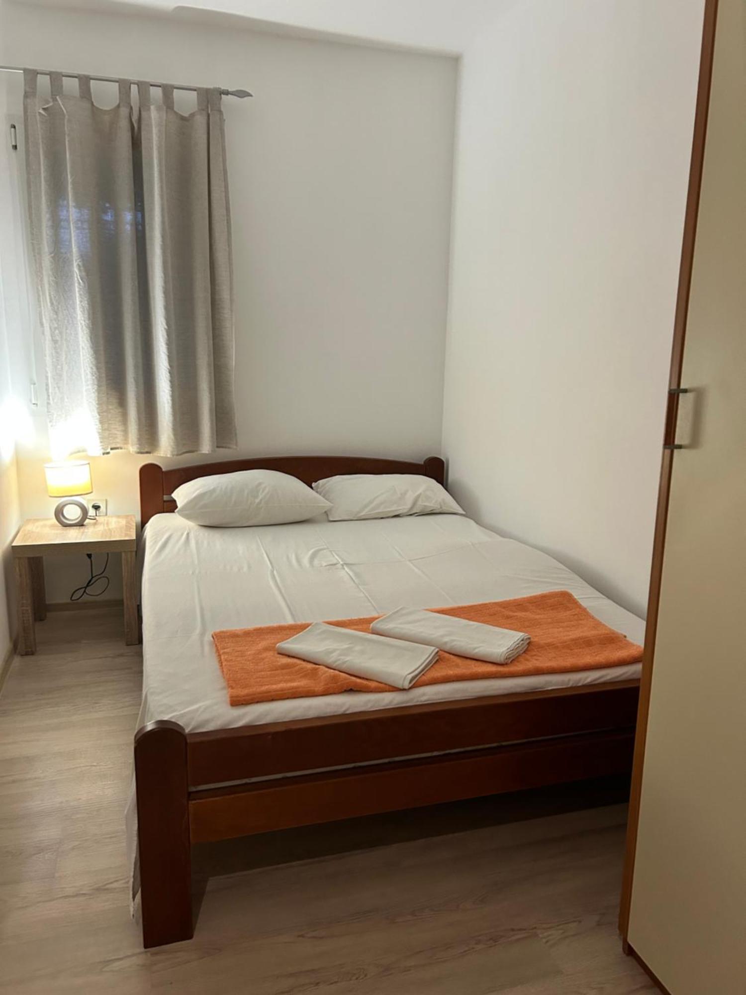 Apartment Srima Buitenkant foto
