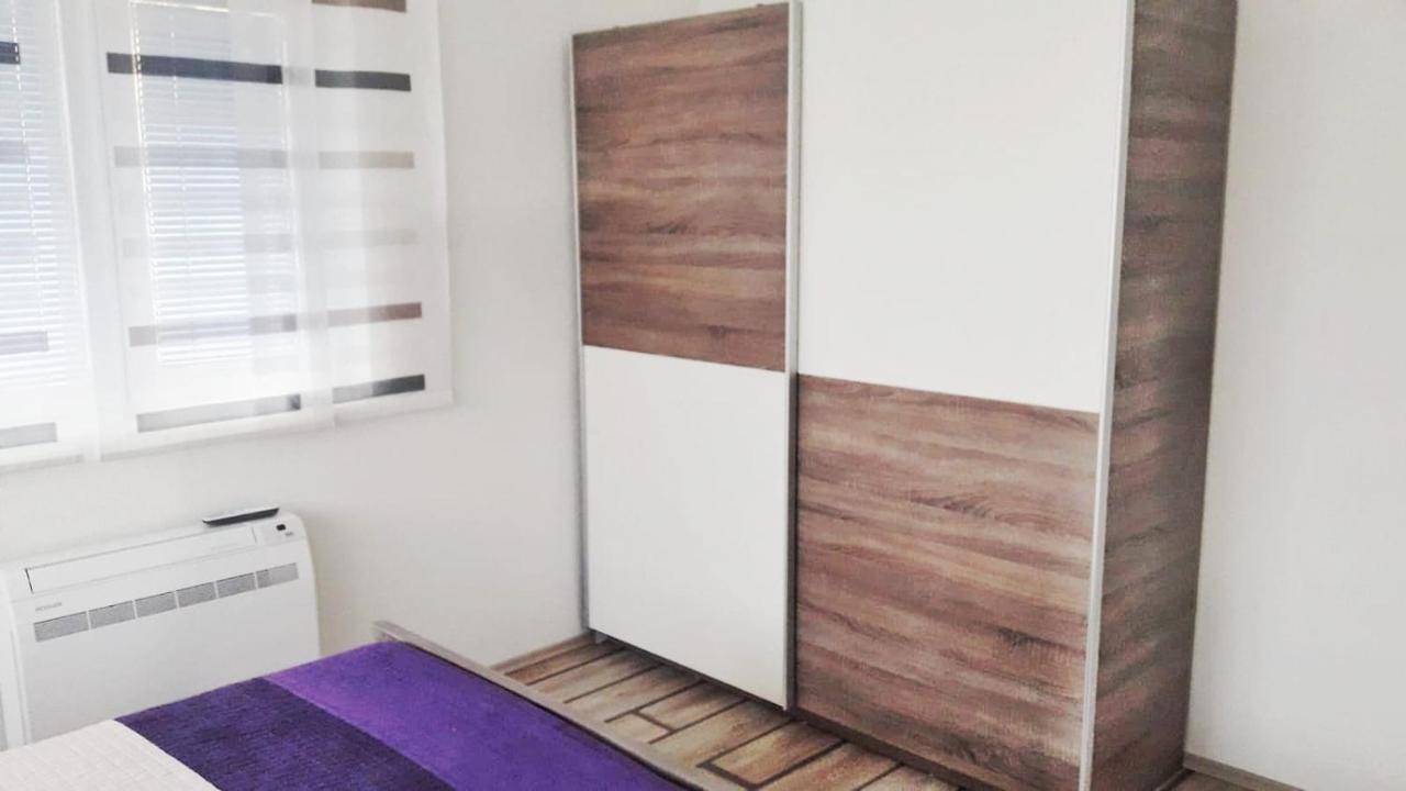 Apartment Srima Buitenkant foto